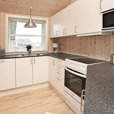 6 Person In Hirtshals-by Traum